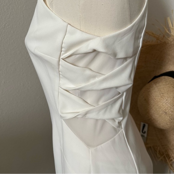 NEW with Tags. Halston Heritage White Dress. Size 6 - Picture 8 of 14